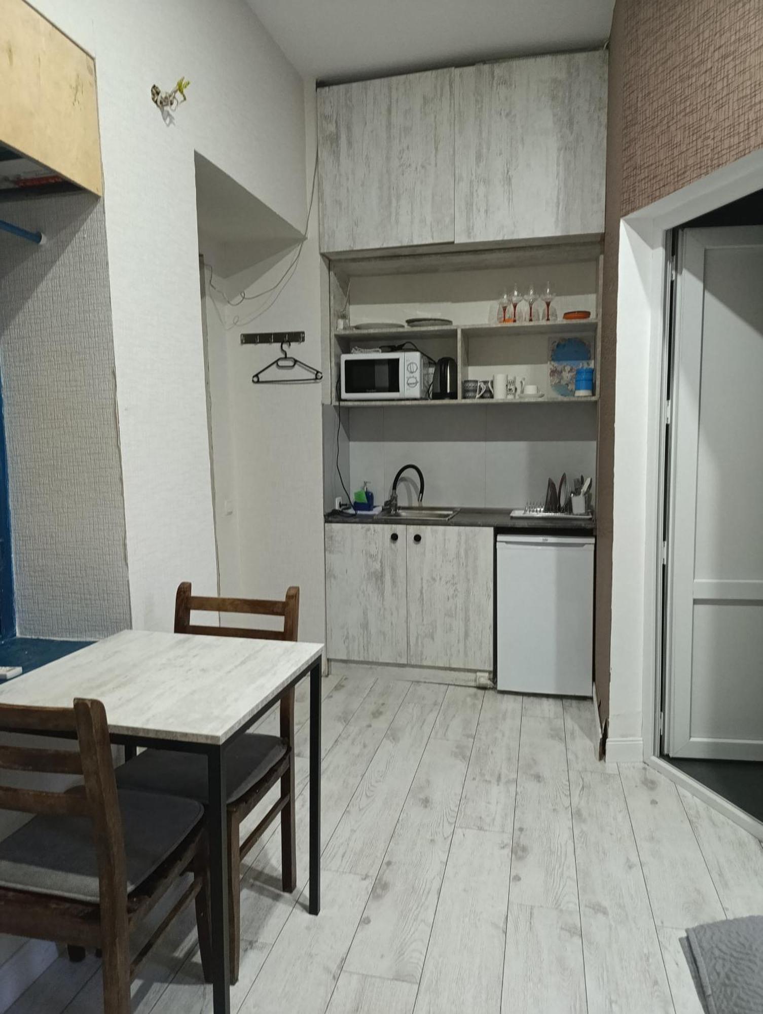 Nino'S Apartment In The Center Of 트빌리시 외부 사진